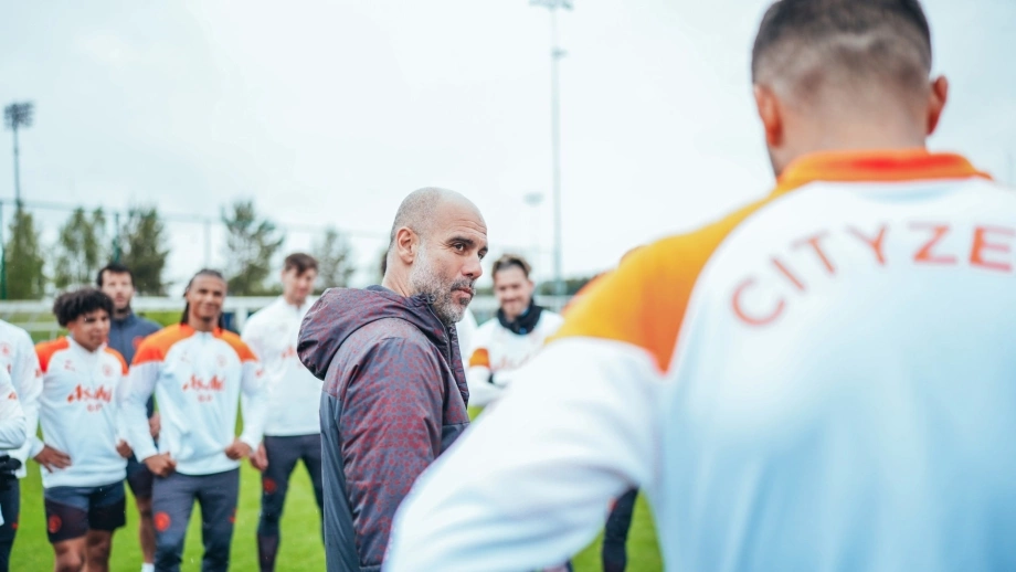 Tóm lại, sự ủng hộ từ Chủ tịch Khaldoon Al Mubarak dành cho HLV Pep Guardiola và đội bóng Manchester City là một nguồn động lực lớn
