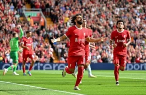 Tóm lại, những thành tích nổi bật của Mohamed Salah trong mùa giải hiện tại không chỉ làm dày thêm bảng thành tích cá nhân mà còn góp phần làm cho Liverpool