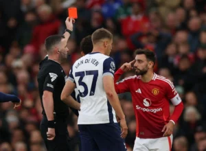 Bruno Fernandes: Thách thức của đội trưởng Man United và những thẻ đỏ